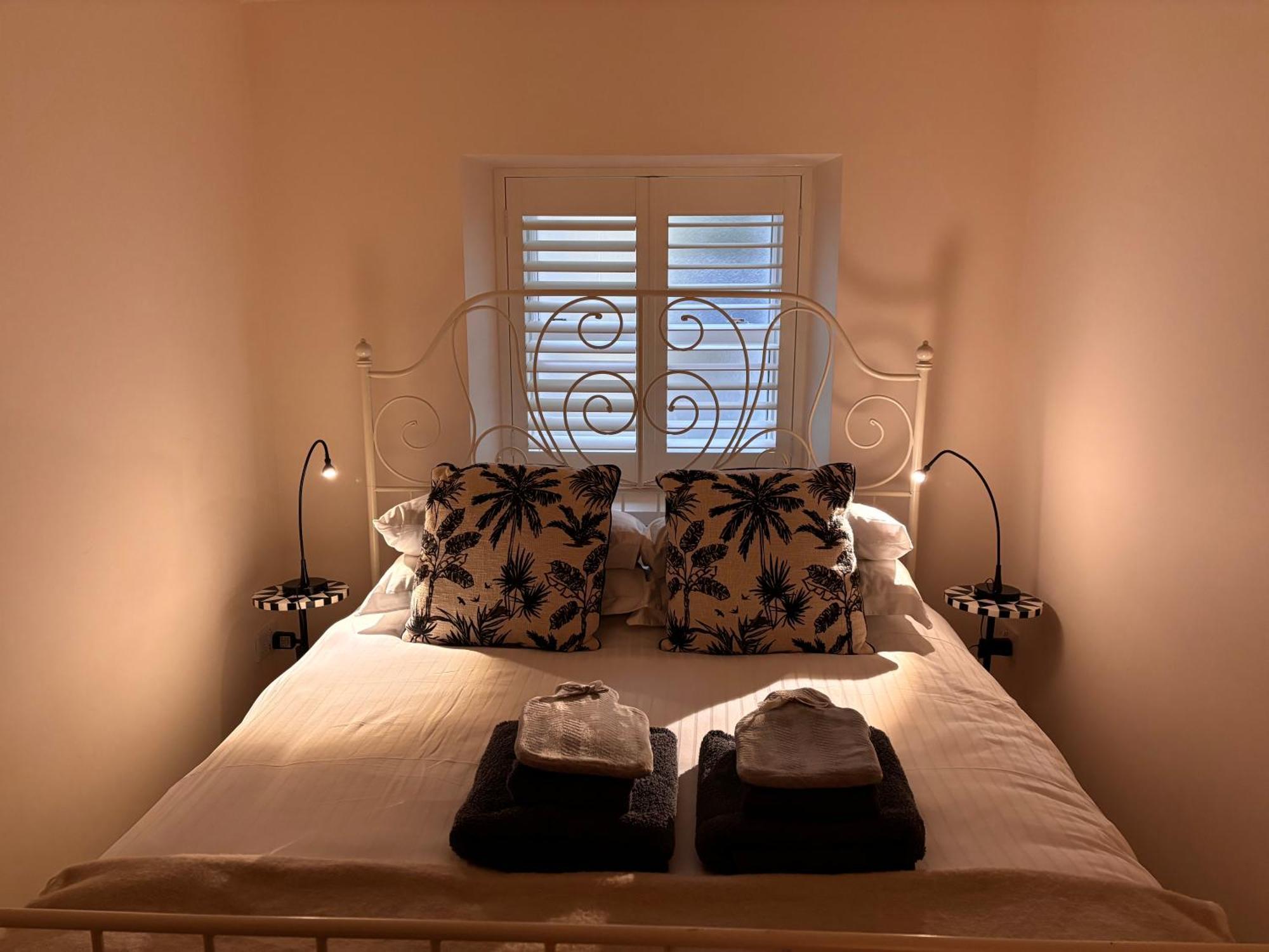 Luxurious 2 Bedroom Apartment With Sea View In Monkstown Blackrock  Extérieur photo