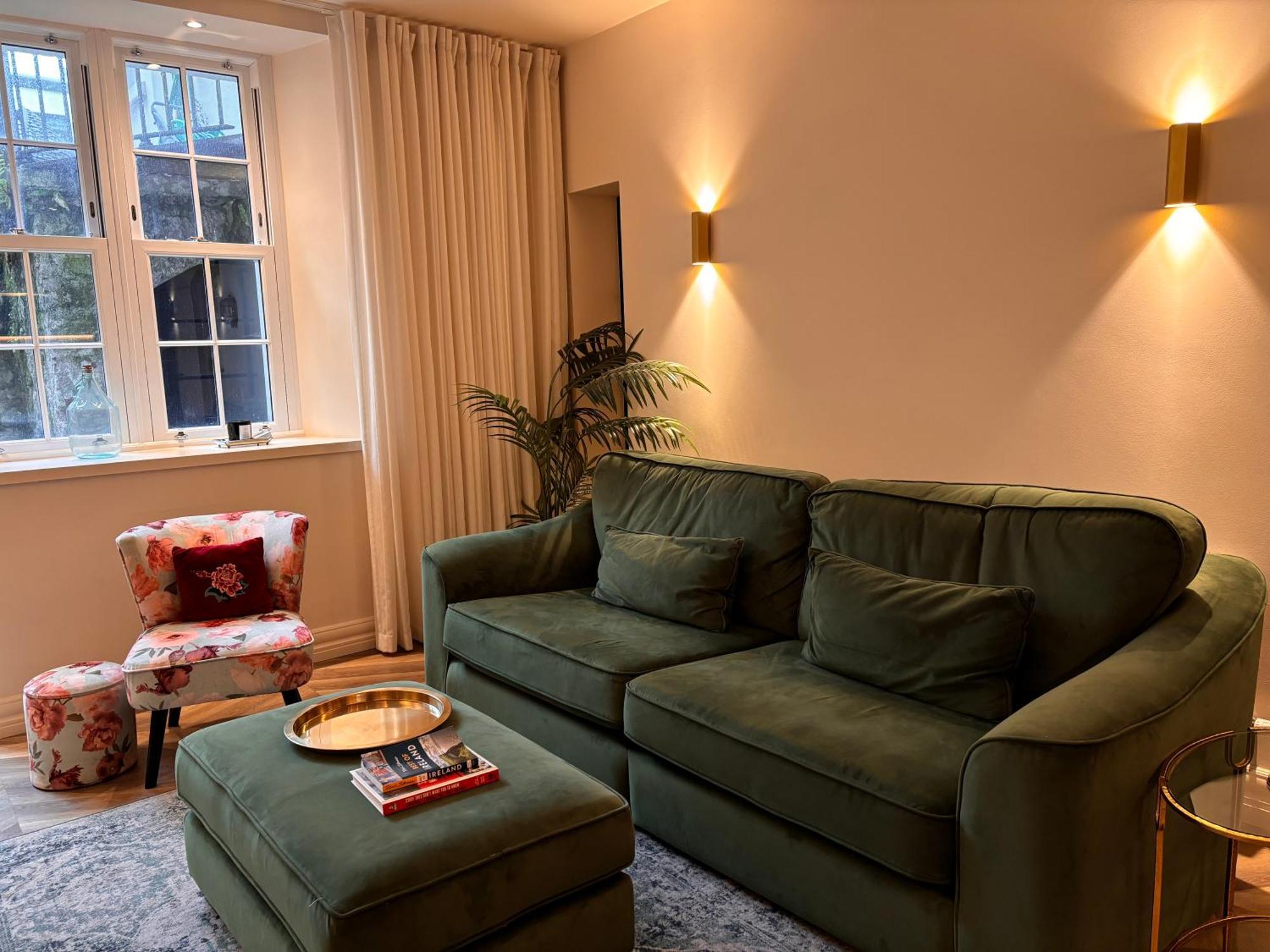 Luxurious 2 Bedroom Apartment With Sea View In Monkstown Blackrock  Extérieur photo