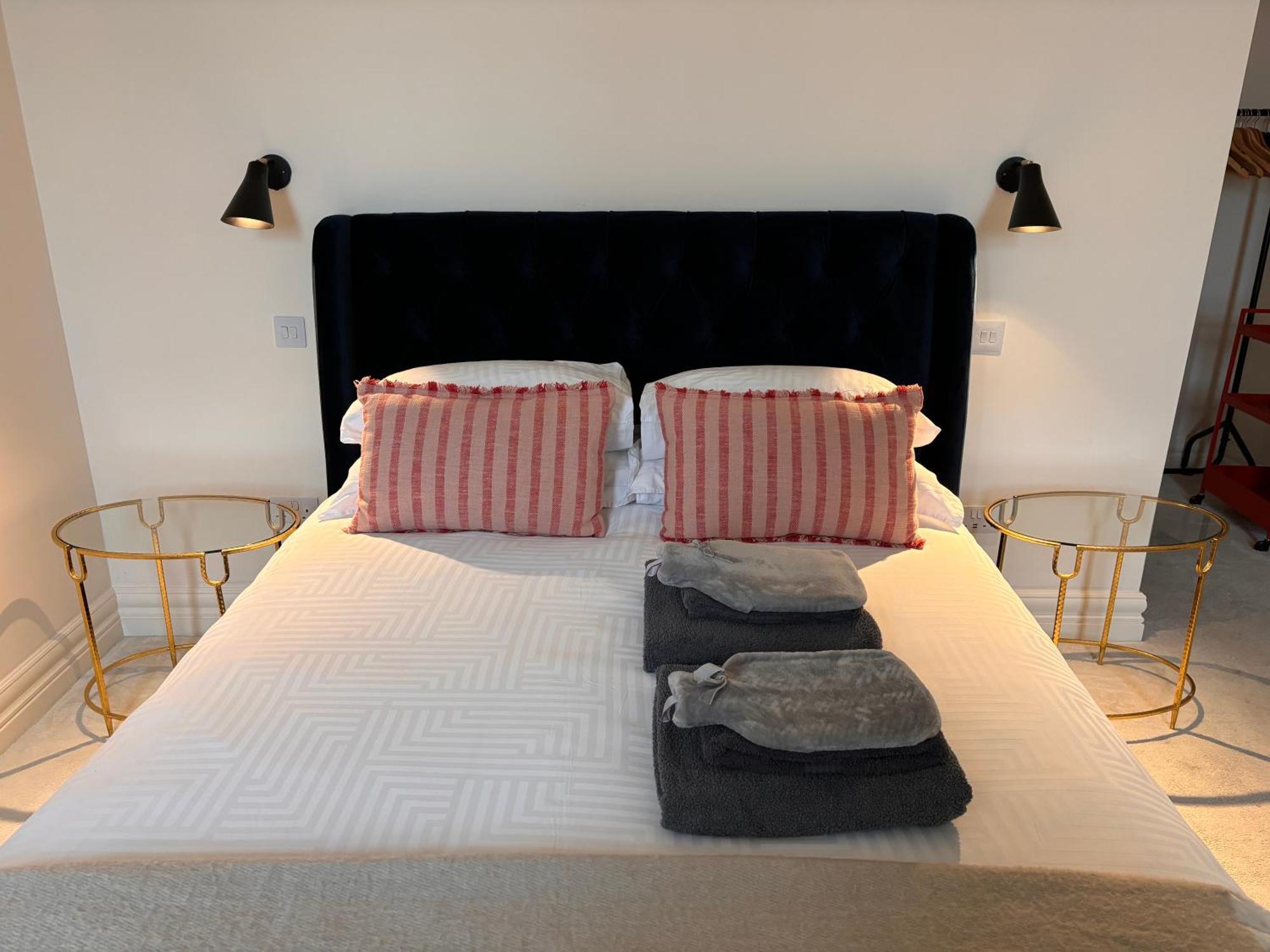 Luxurious 2 Bedroom Apartment With Sea View In Monkstown Blackrock  Extérieur photo